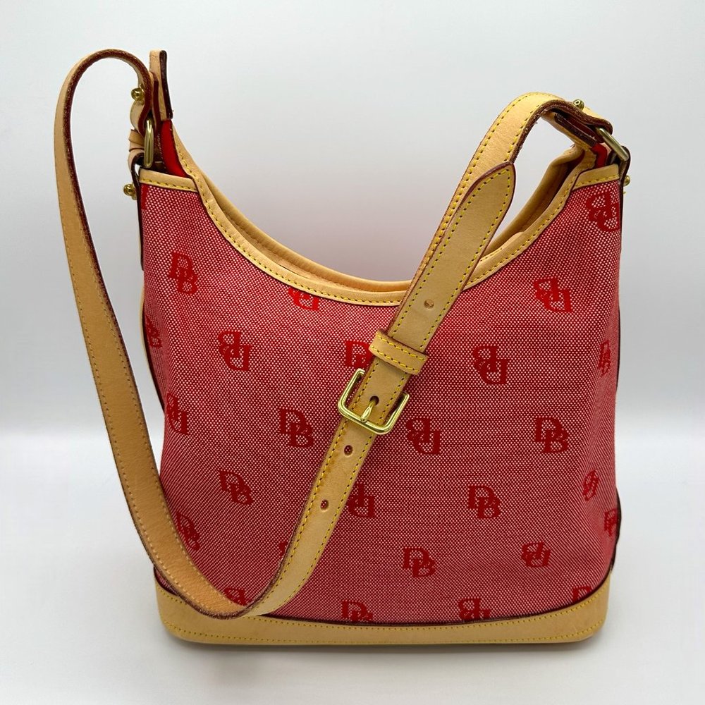 ⭐️⭐️SOLD⭐️⭐️ Dooney & Bourke Signature Canvas/Leather Shoulder Tote - Picture 4 of 15